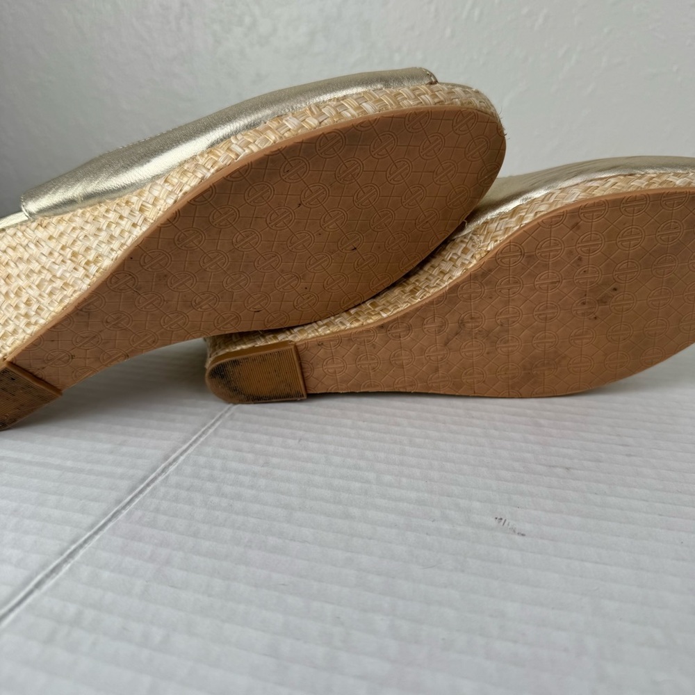 Lilly Pulitzer gigi gold metallic wedge sandal heels singback 8.5 - Picture 11 of 13
